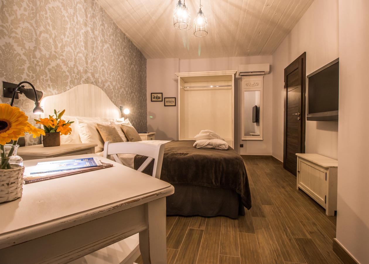 Bb De Rohan Bed & Breakfast 4*